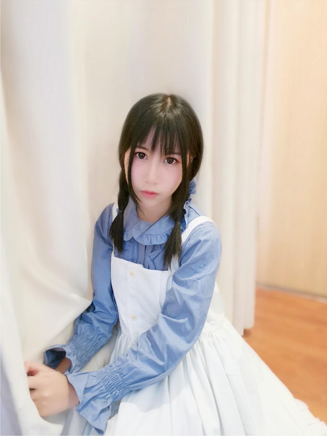 Waitress in thigh-highs